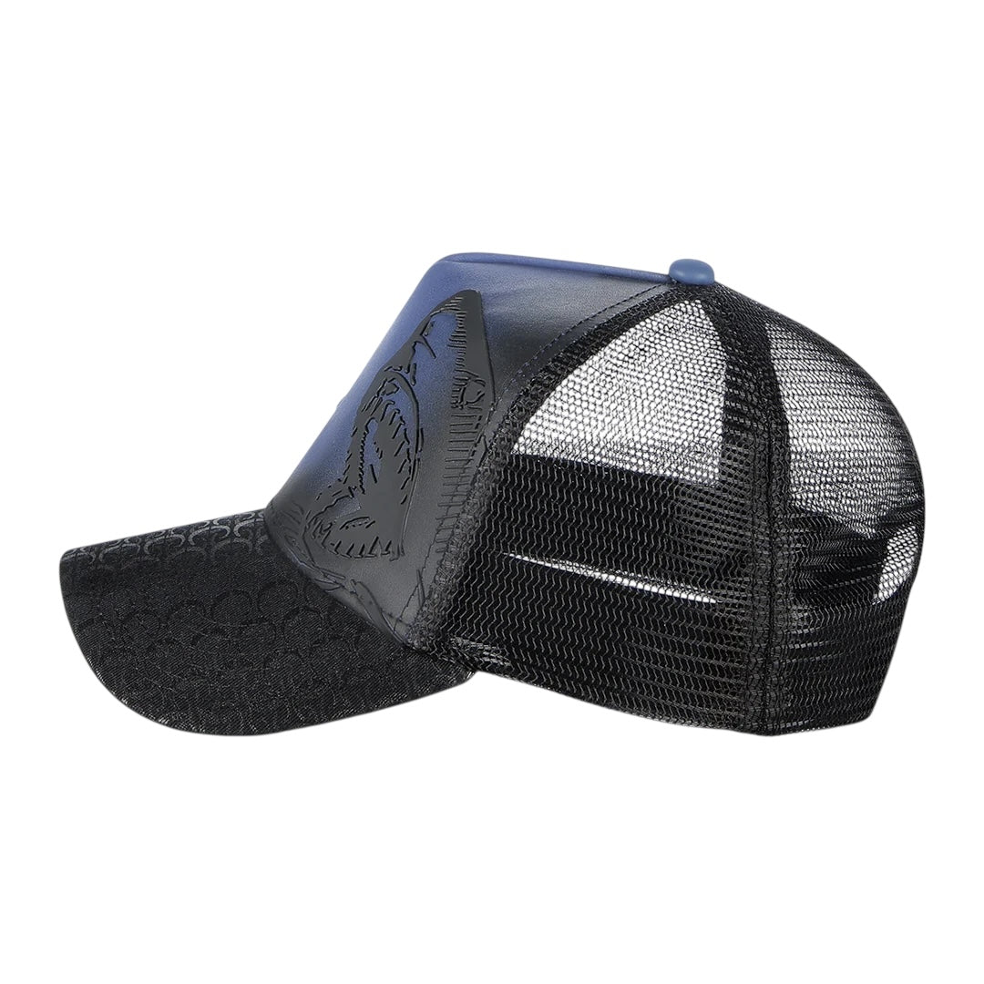 Gorra en piel genuina con diseño de tiburón