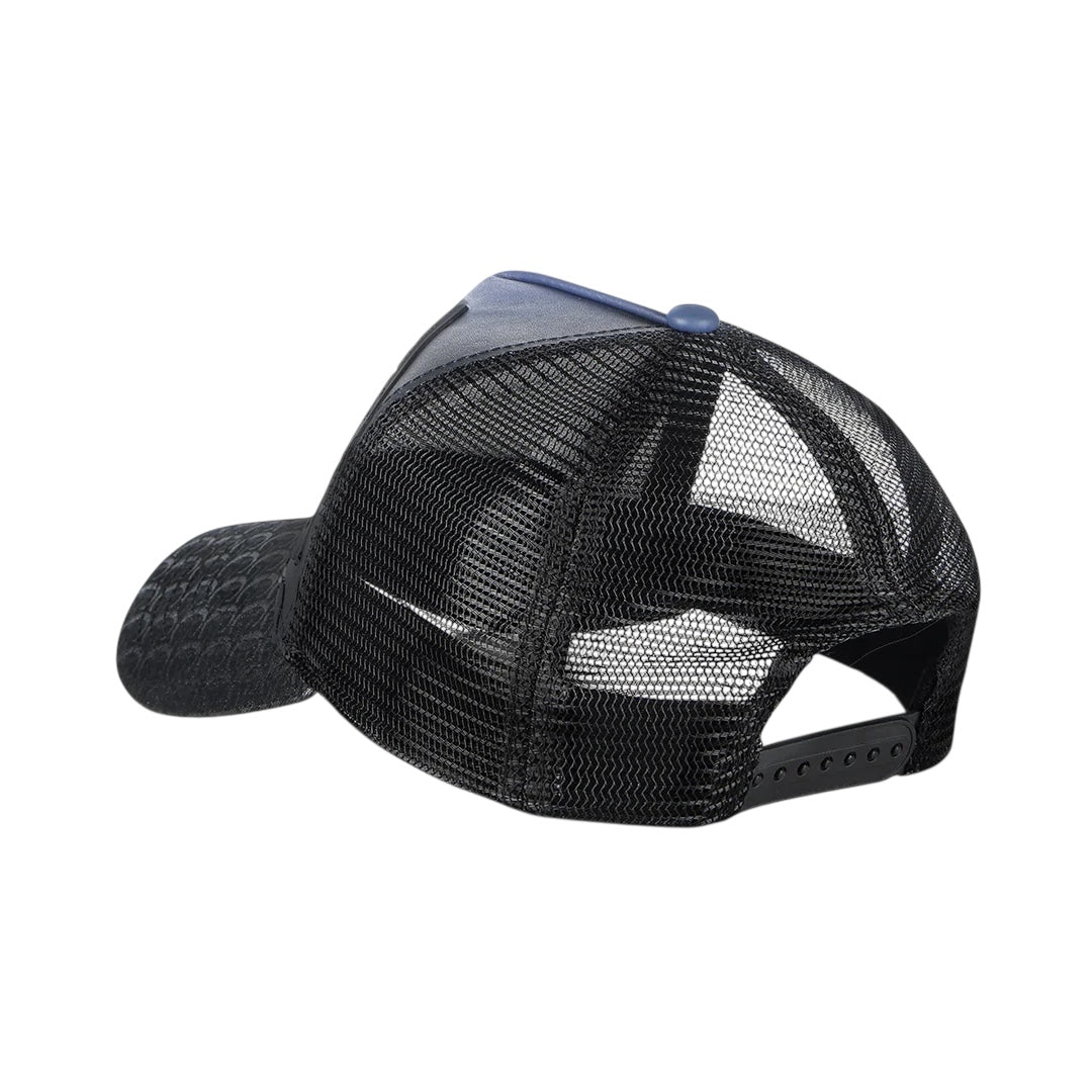 Gorra en piel genuina con diseño de tiburón
