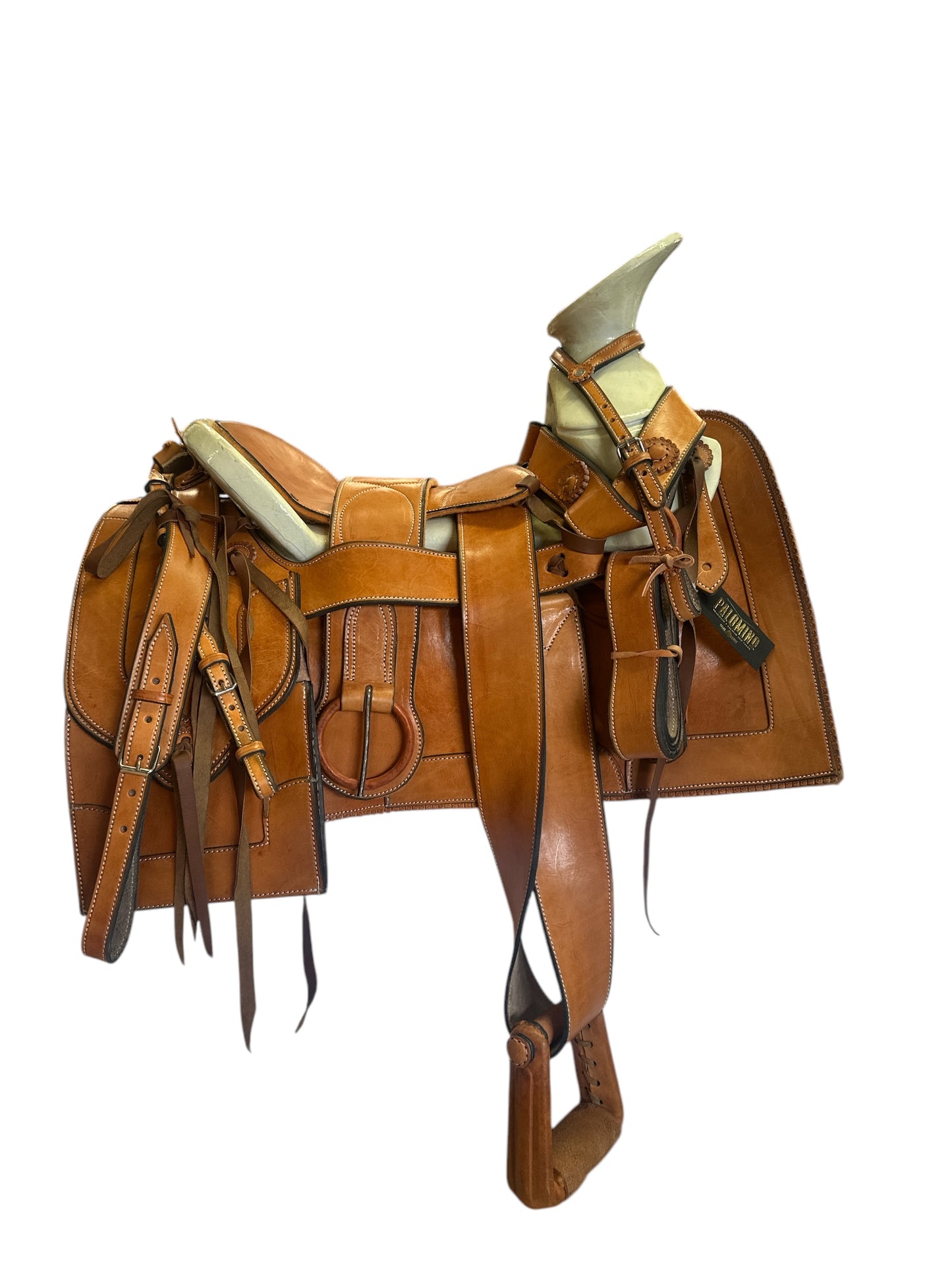MONTURA DE PIEL CANTINA CUADRADA 15"