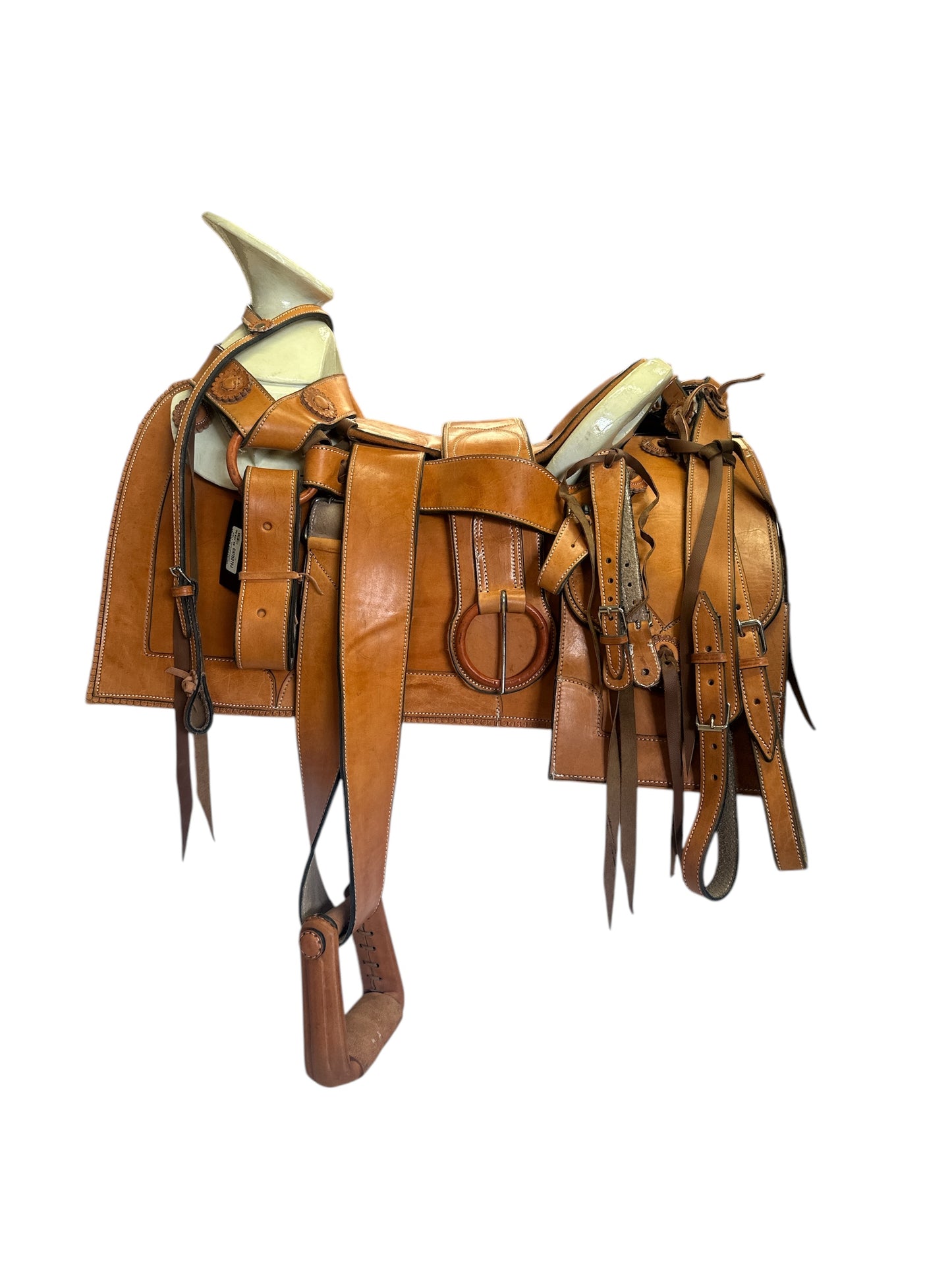 MONTURA DE PIEL CANTINA CUADRADA 15"