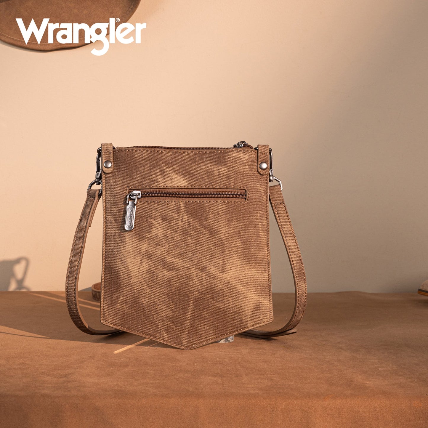 Bolsa Wrangler WG219-183BR café detalle