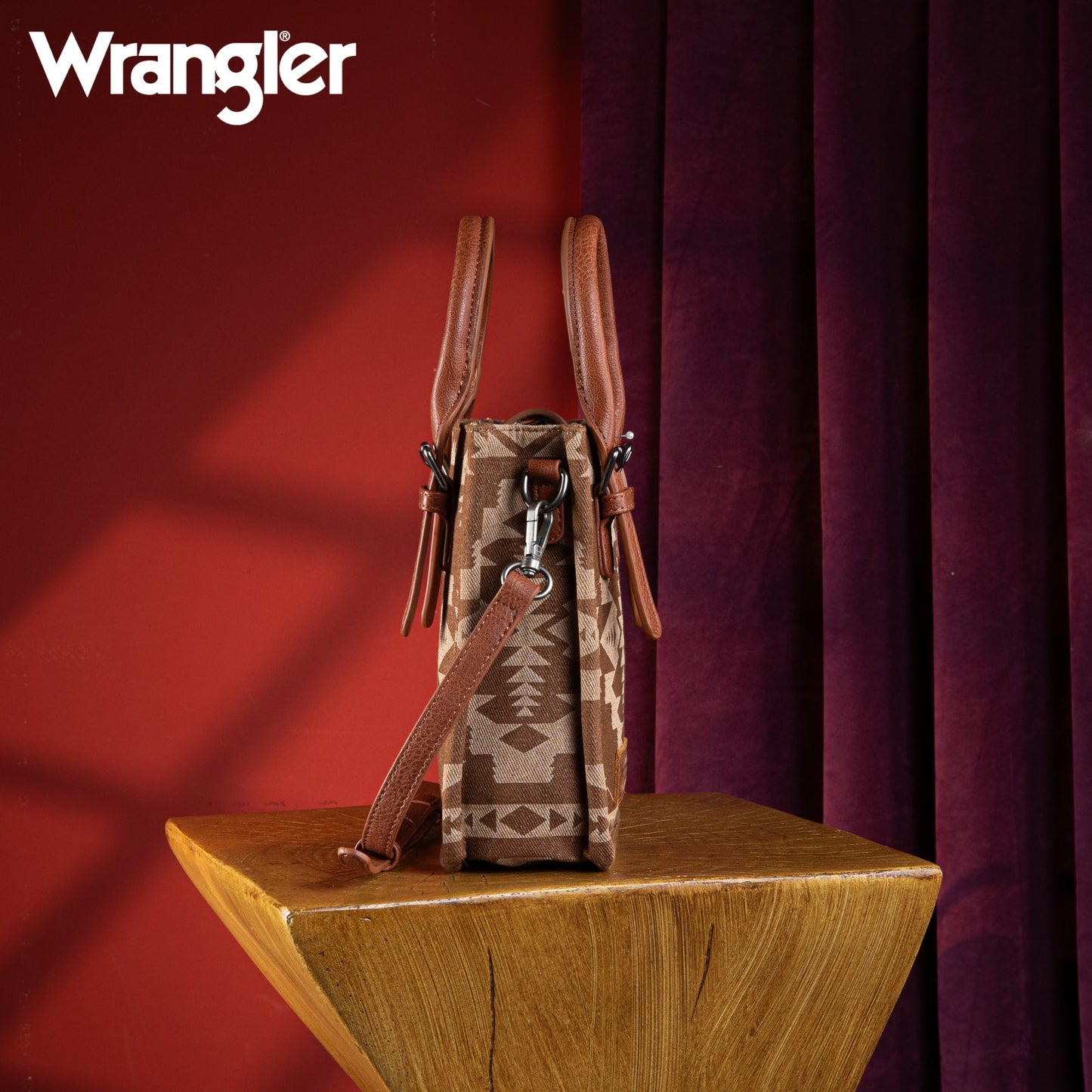 Bolsa Wrangler WG2212-8122BR café lateral